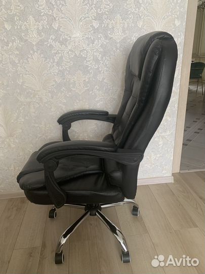 Компьютерное кресло с функцией массажа