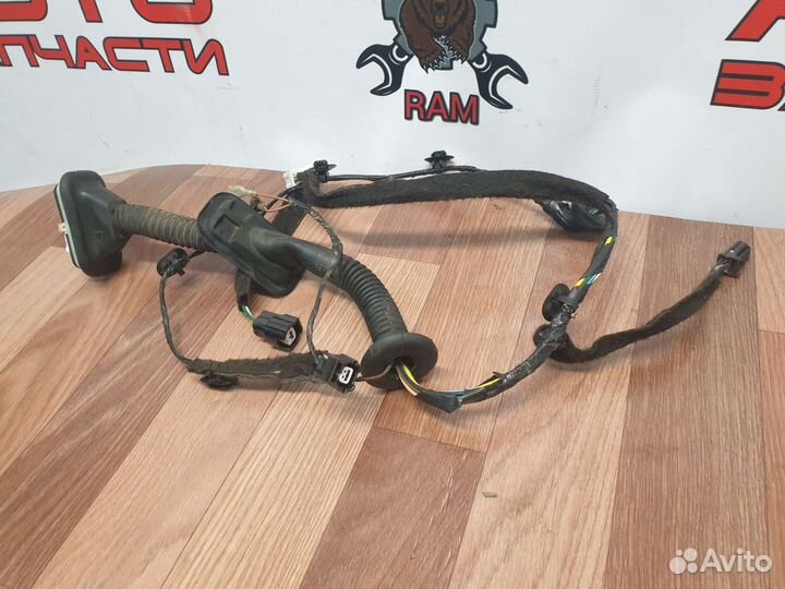 Проводка передней левой двери Renault Sandero