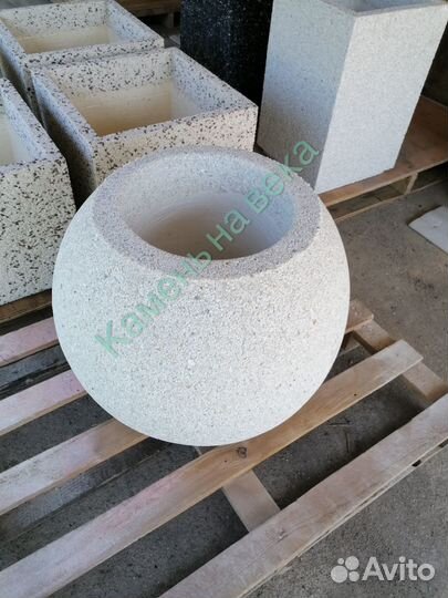 Вазон бетонный для цветов