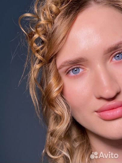 Модели на брови