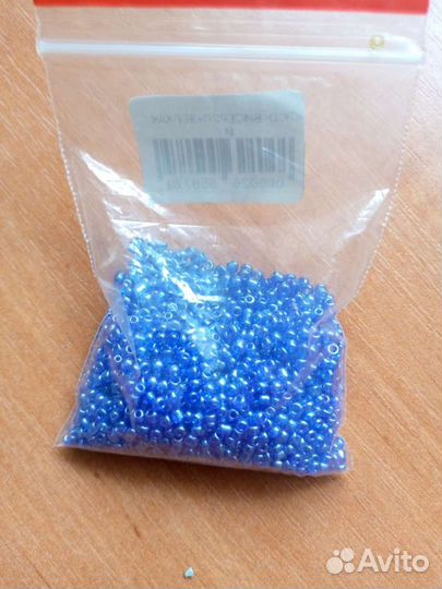 Бисер, проволока, флористическая лента и проволока