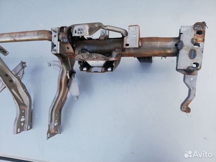 Volkswagen Jetta 6 поперечная труба панели