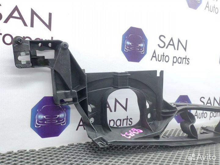 Кронштейн крыла передний правый Bmw X5 E70