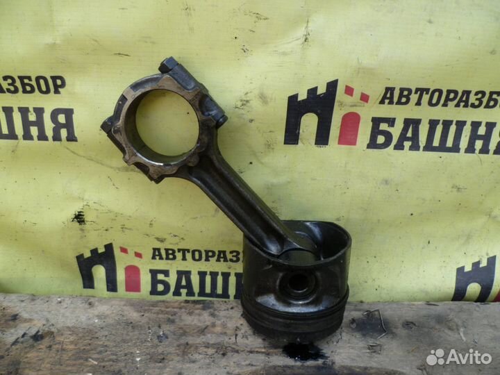 Nissan NP300 Поршень + шатун 2.5D 2008