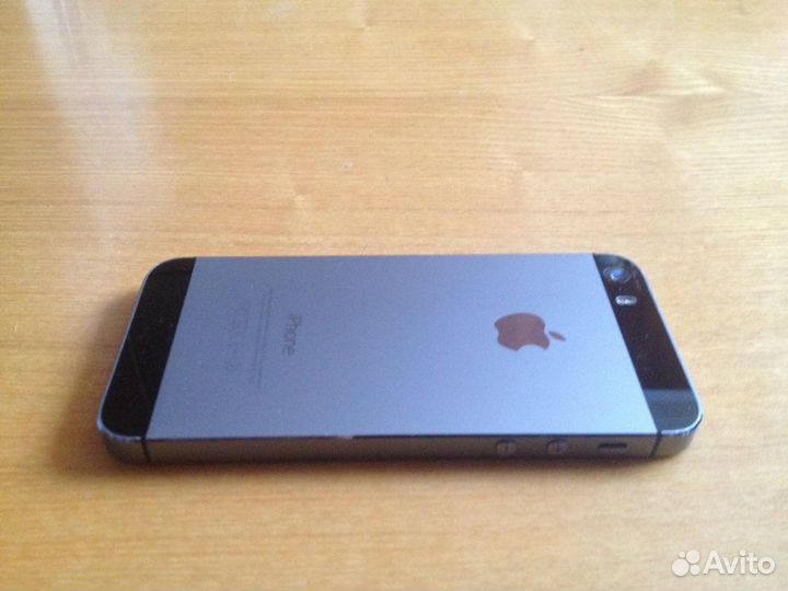 Телефон iPhone 5s