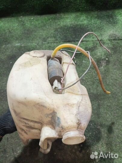 Бачок омывателя Audi 80 B3 JN 1.8