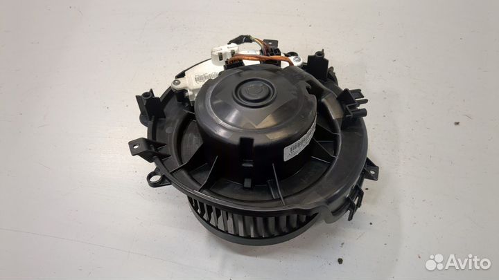 Двигатель отопителя Audi A3 (8V)