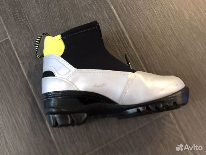 Лыжные ботинки детские 33 размер