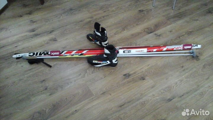 Гоночные лыжи atomic