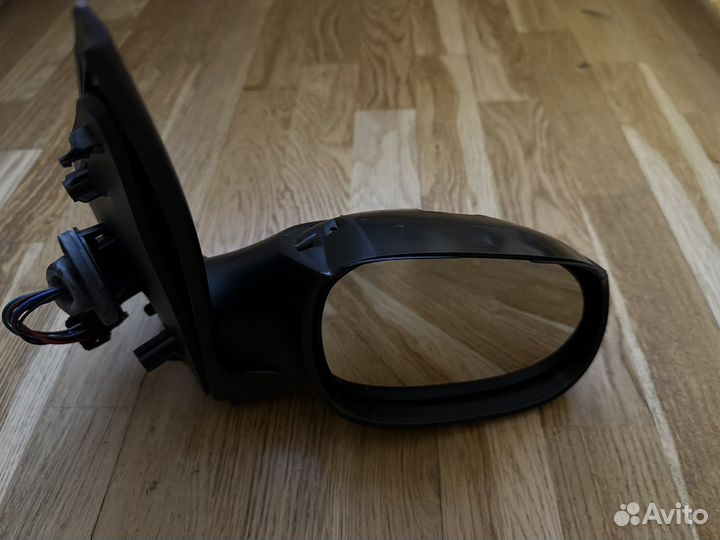 Зеркало заднего вида правое peugeot 206