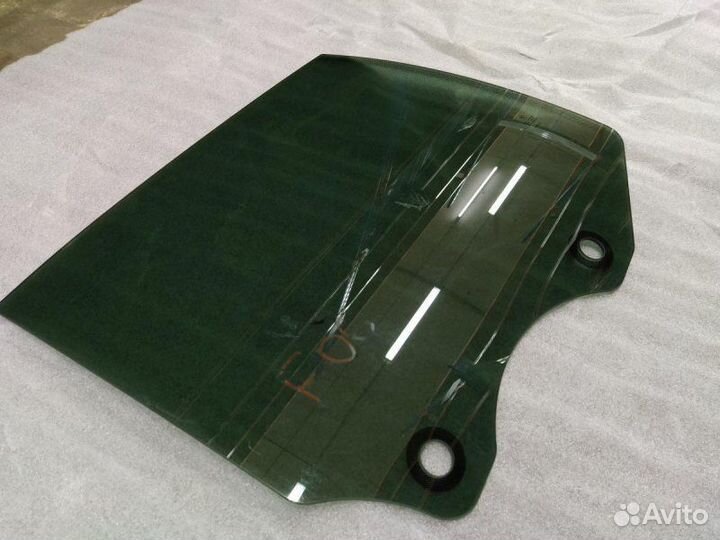 Стекло двери заднее правое Bmw 640D