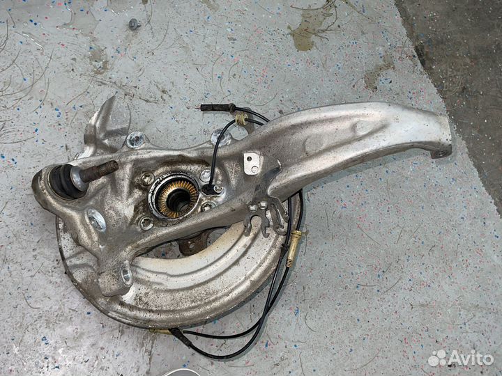 Опора поворотная л BMW 7 G12 G11 G32