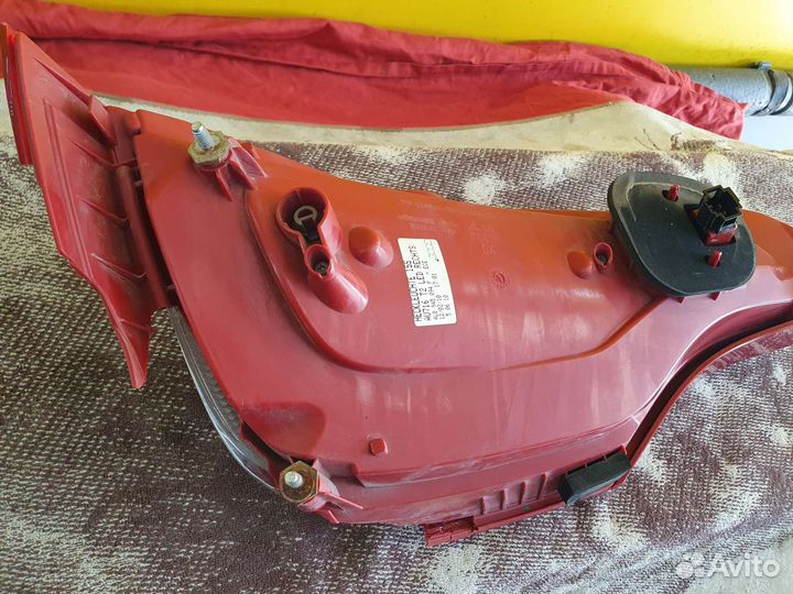 Задние фонари Audi Q7 4L правые битые