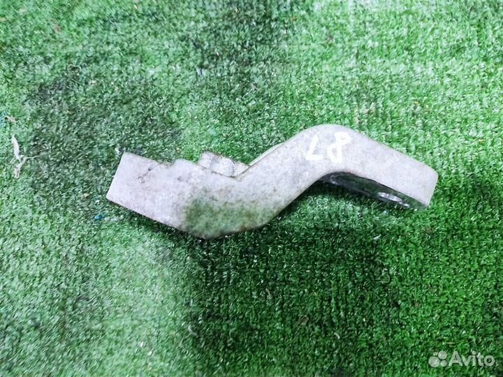 Кронштейн опоры двигателя правый KIA ceed (ED) 20