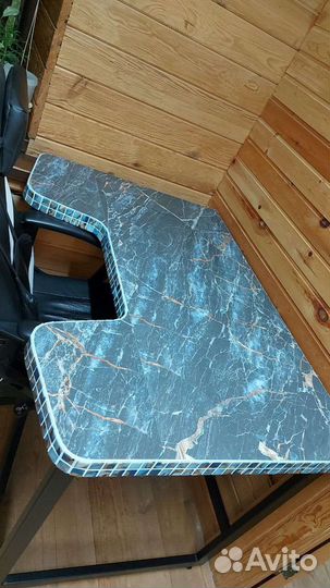 Продам компьютерный стол