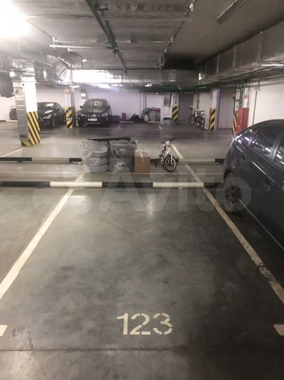 Машиноместо, 14 м²