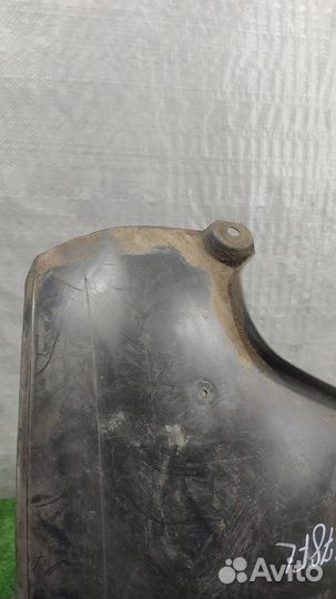 Подкрылок передний левый Mercedes Benz E-class W2