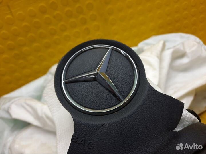 Подушка безопасности в рулевое колесо