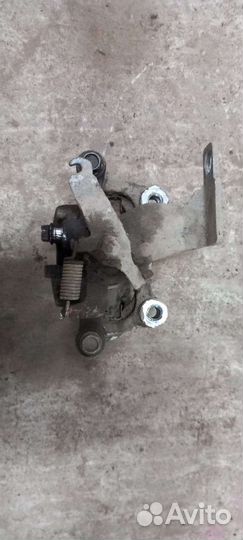 Суппорт задний правый kia k5