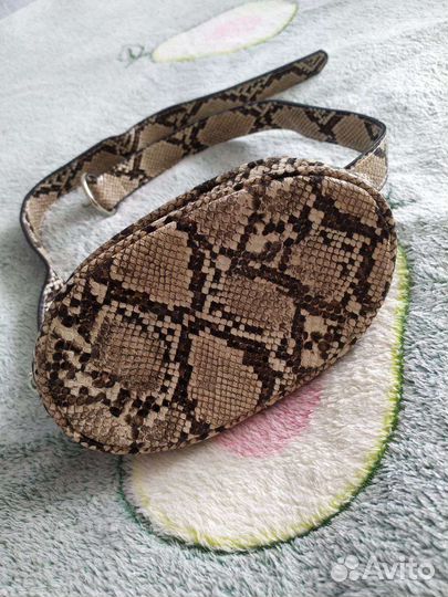 Сумка на пояс Stradivarius