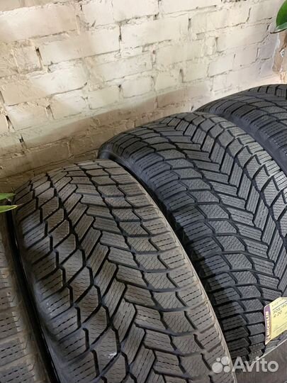 Michelin X-Ice Snow SUV 305/40 R20 и 275/45 R20 112T