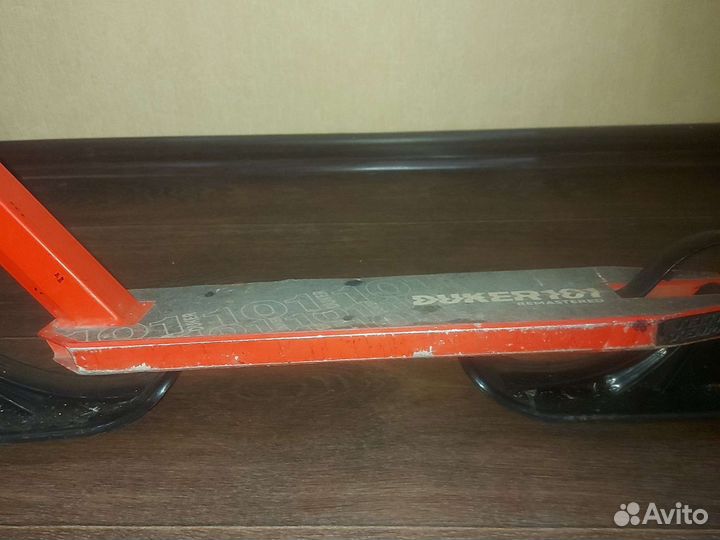 Лыжный трюковой самокат