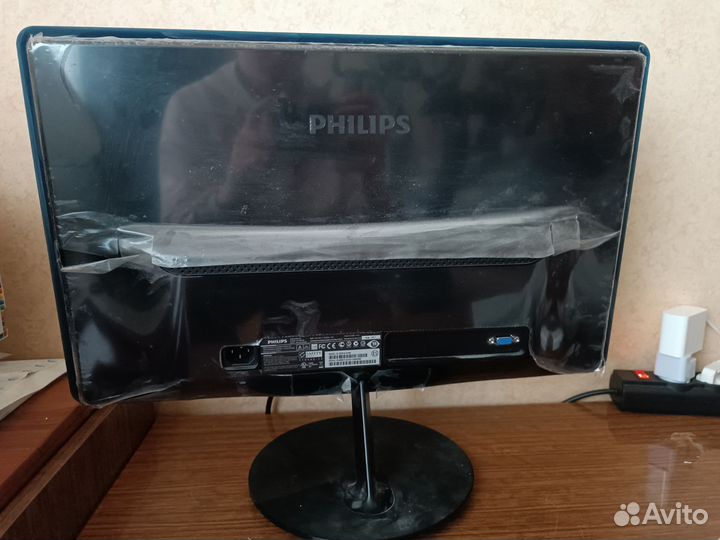 Монитор Philips (24дюйма)