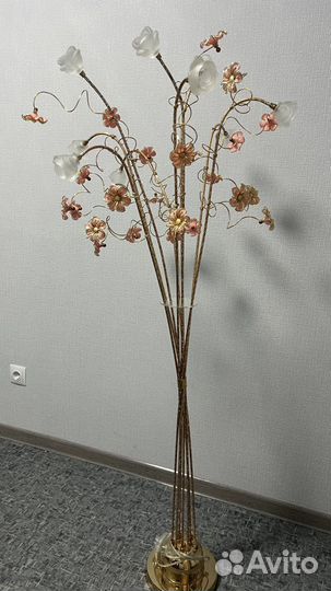 Напольный светильник