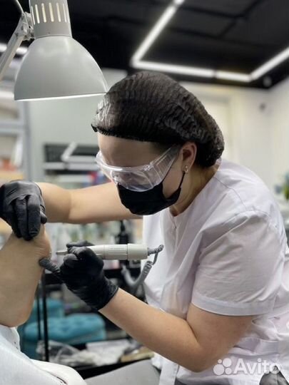 Мастер маникюра