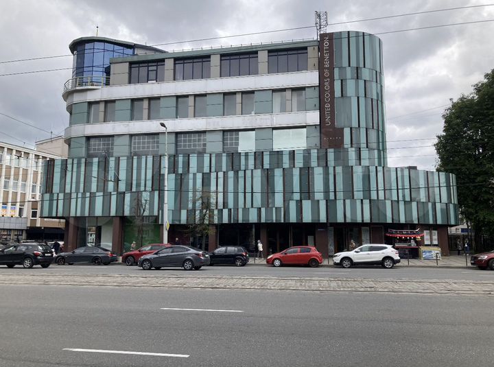 Здание в центре Калининграда на Ленинском пр-те