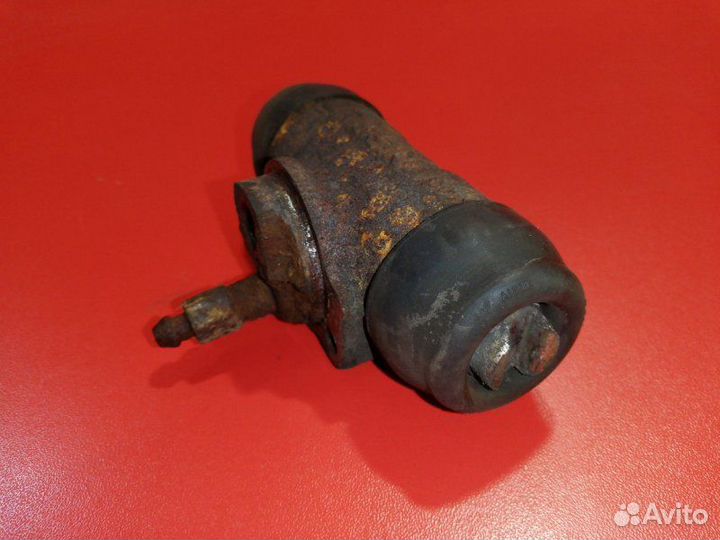 Рабочий тормозной цилиндр задний Toyota Hilux Surf