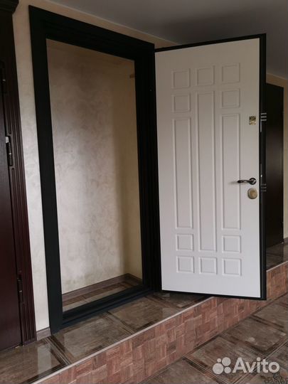 Дверь входная металлическая