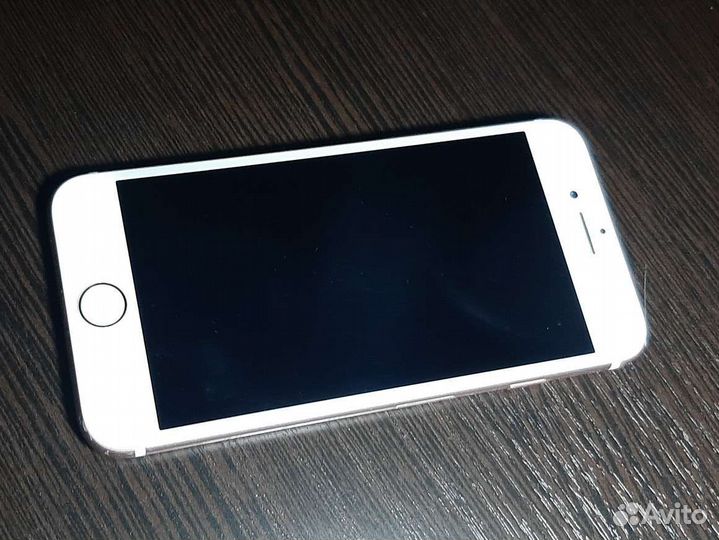 Телефон iPhone 7