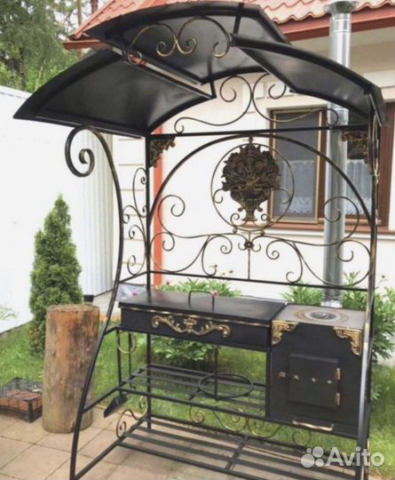 Мангал с крышей