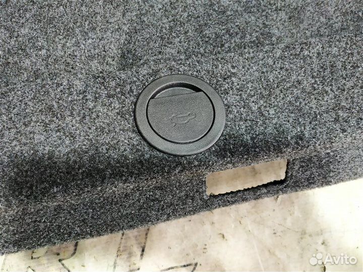 Обшивка крышки багажника Volkswagen Passat B6 1.8