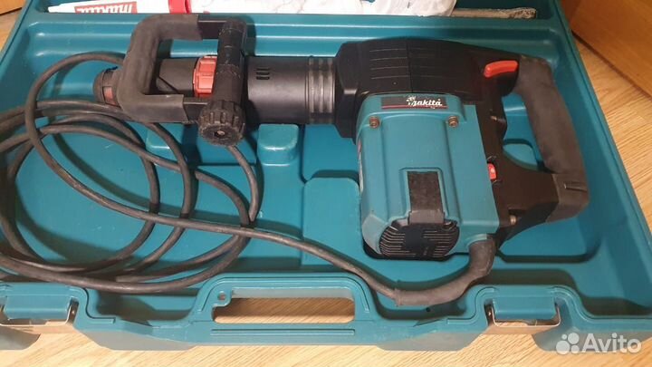 Makita HM1202C отбойный молоток. Япония