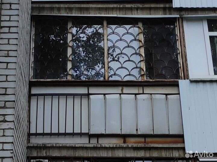 Парапет,металлическая лоджия