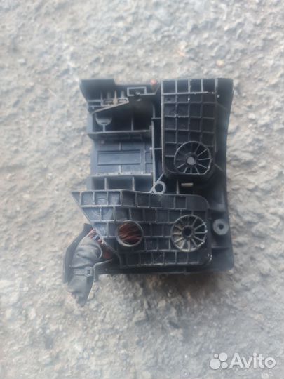 Volkswagen golf 6 блок предохранителей