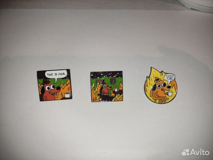 Значок с мемом 