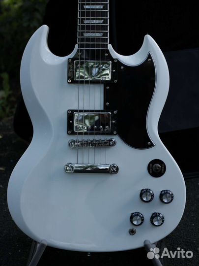 Электрогитара Tokai SG Standard