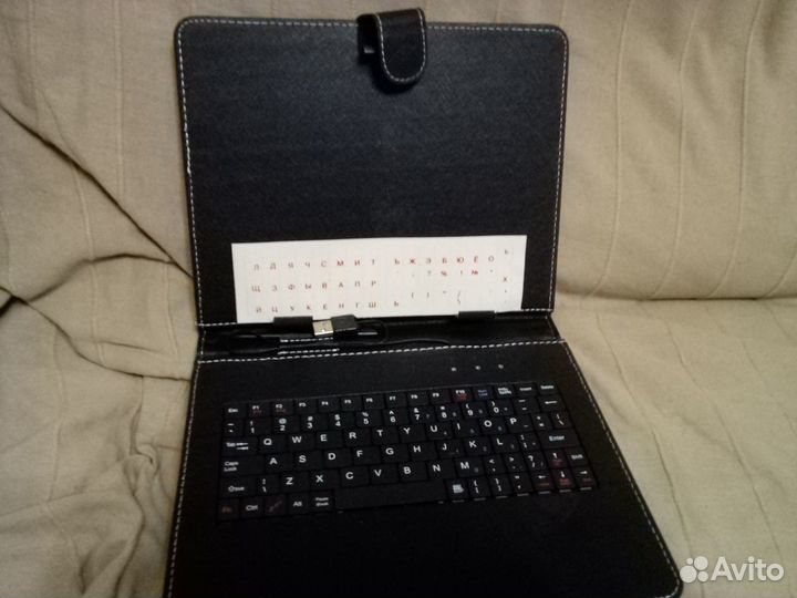 Чехол с клавиатурой для планшета
