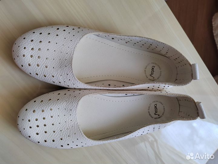 Балетки белые 38