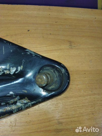 Рычаг подвески передний левый Renault Logan 2 L8