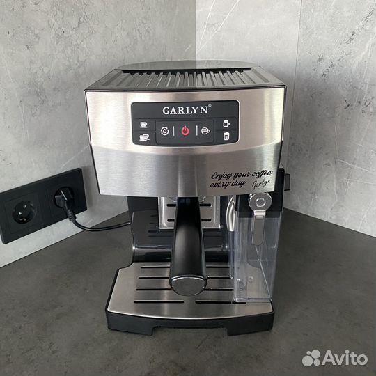Кофемашина рожковая Garlyn