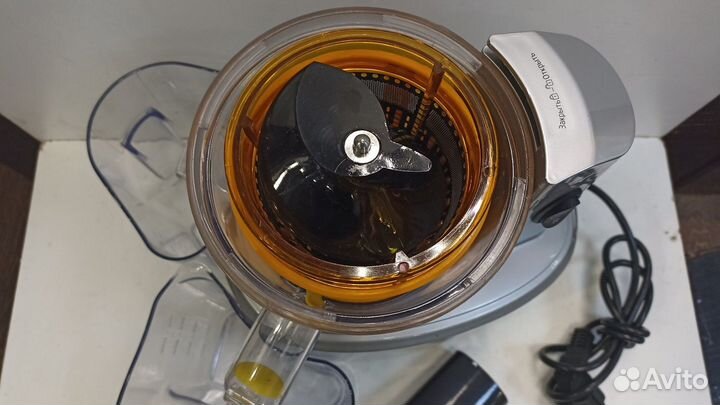 Соковыжималка Kitfort KT-1101-3