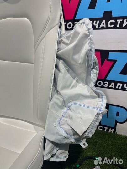 Сиденье переднее левое Tesla Model Y 2022