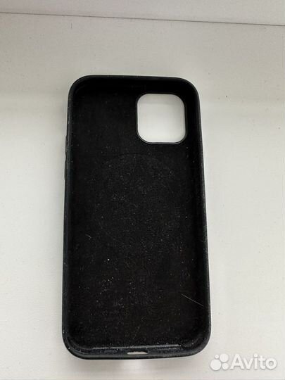 Чехолы на iPhone 12