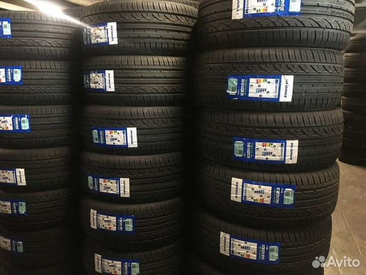 Rydanz Roadster R02 245/40 R20 99W