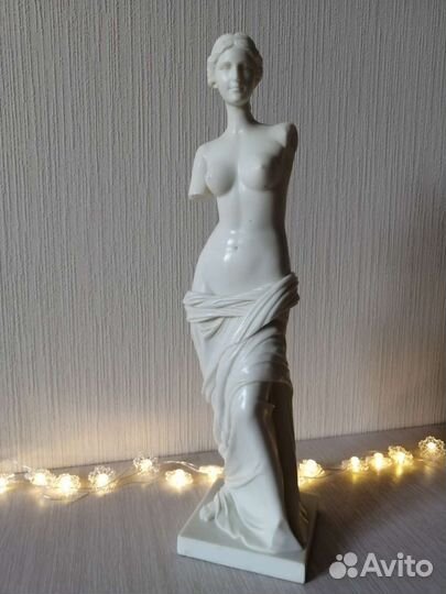 Статуэтка девушка Венера Милосская 30 см