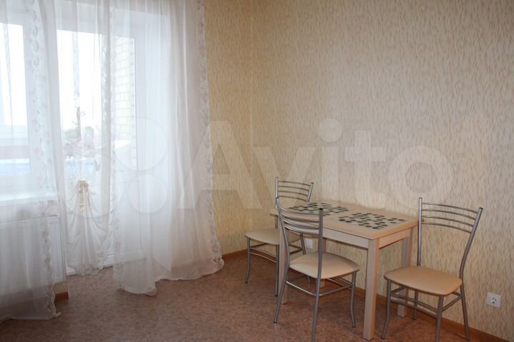 2-к. квартира, 72 м², 4/4 эт.